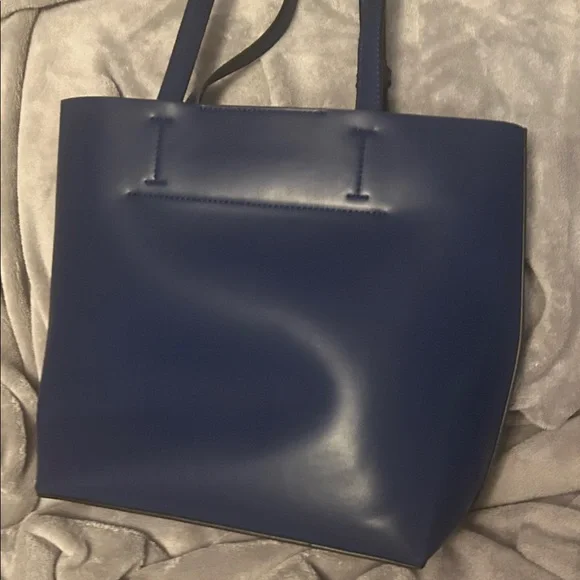 Gucci Navy Leather Tote with Gold Accents - Picture 3 of 5